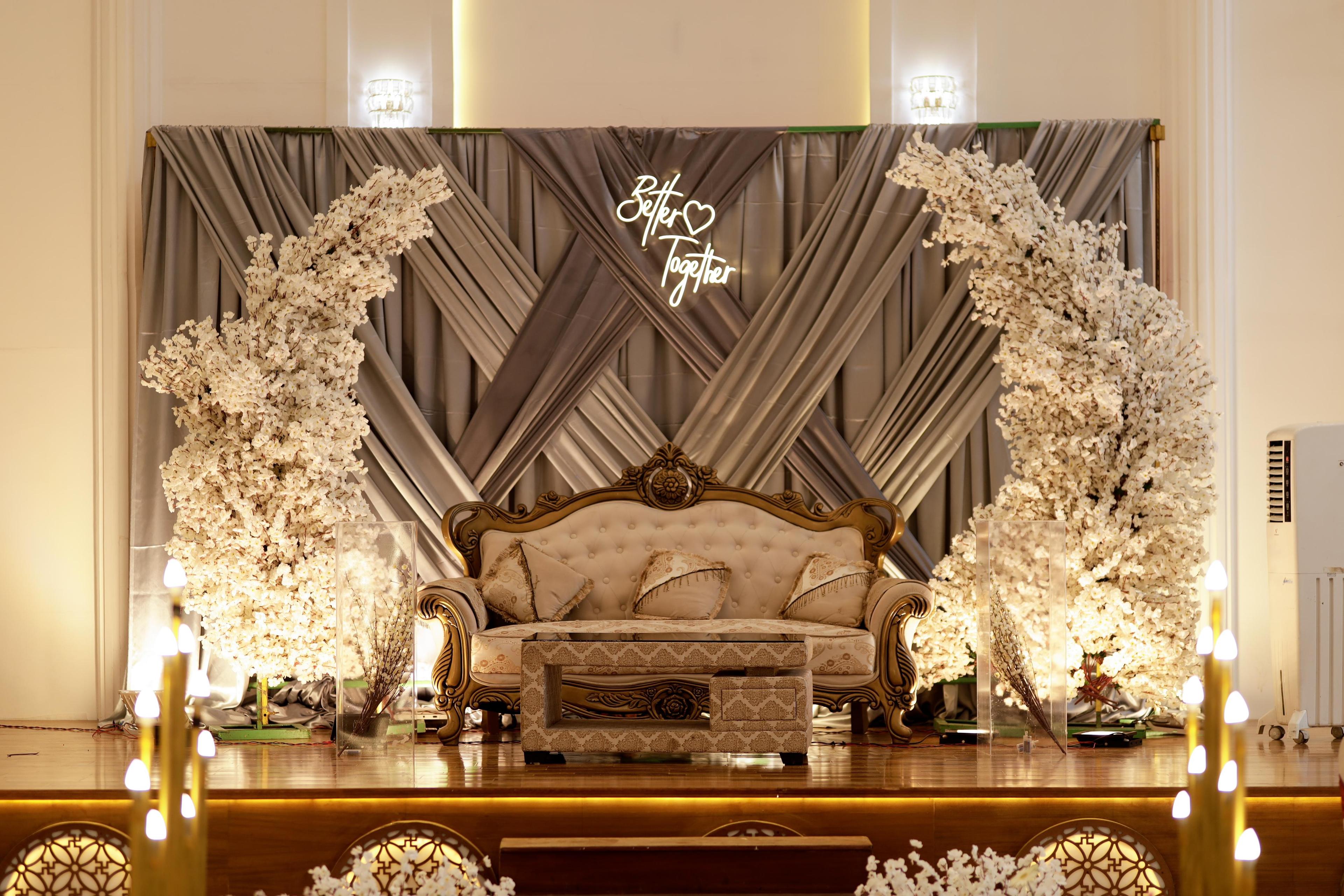 Couple at an outdoor ceremony